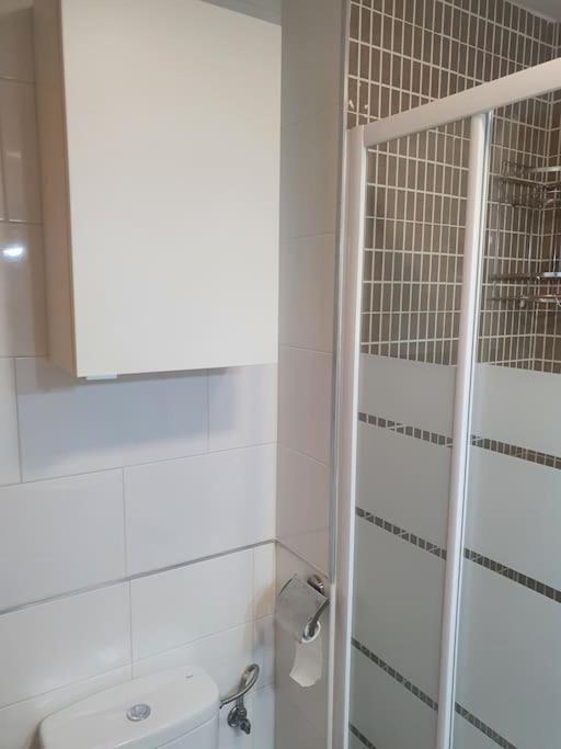 2F, Aire Acondic, 80M2, 2 Dormitorios, 4 Huespedes, Wifi Gratis La Linea de la Concepcion Luaran gambar