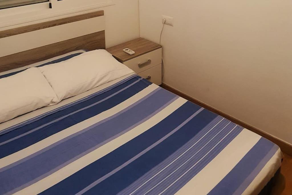2F, Aire Acondic, 80M2, 2 Dormitorios, 4 Huespedes, Wifi Gratis La Linea de la Concepcion Luaran gambar
