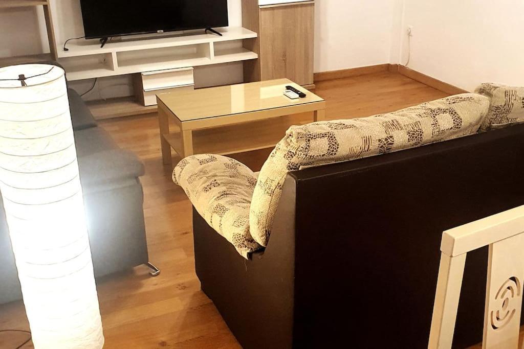 2F, Aire Acondic, 80M2, 2 Dormitorios, 4 Huespedes, Wifi Gratis La Linea de la Concepcion Luaran gambar