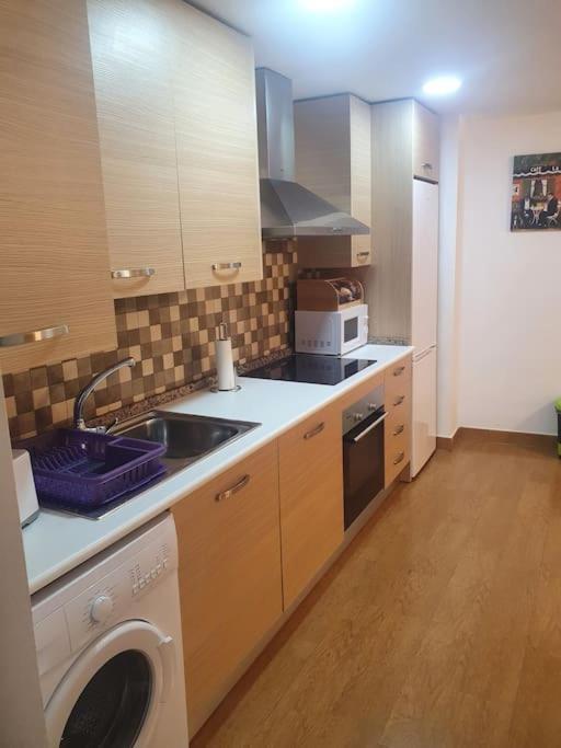 2F, Aire Acondic, 80M2, 2 Dormitorios, 4 Huespedes, Wifi Gratis La Linea de la Concepcion Luaran gambar